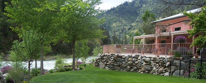 Strawhouse Reservations Come Stay With Us!